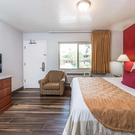Ramada By Wyndham Near Seaworld / Mission Beach San Diego Exteriör bild