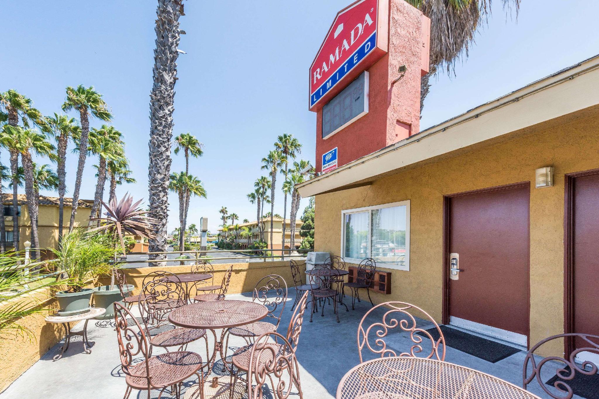 Ramada By Wyndham Near Seaworld / Mission Beach San Diego Exteriör bild